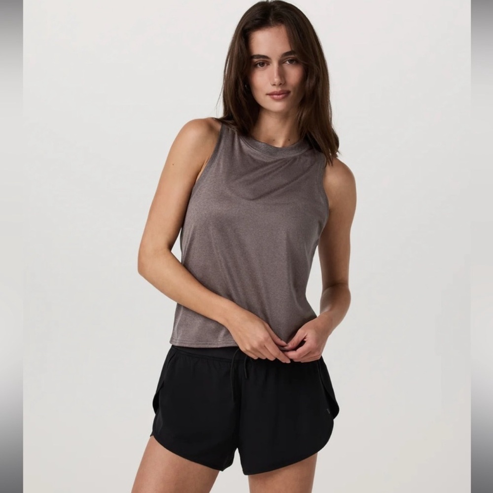 Vuori Women's Tank Top in Taupe Gray